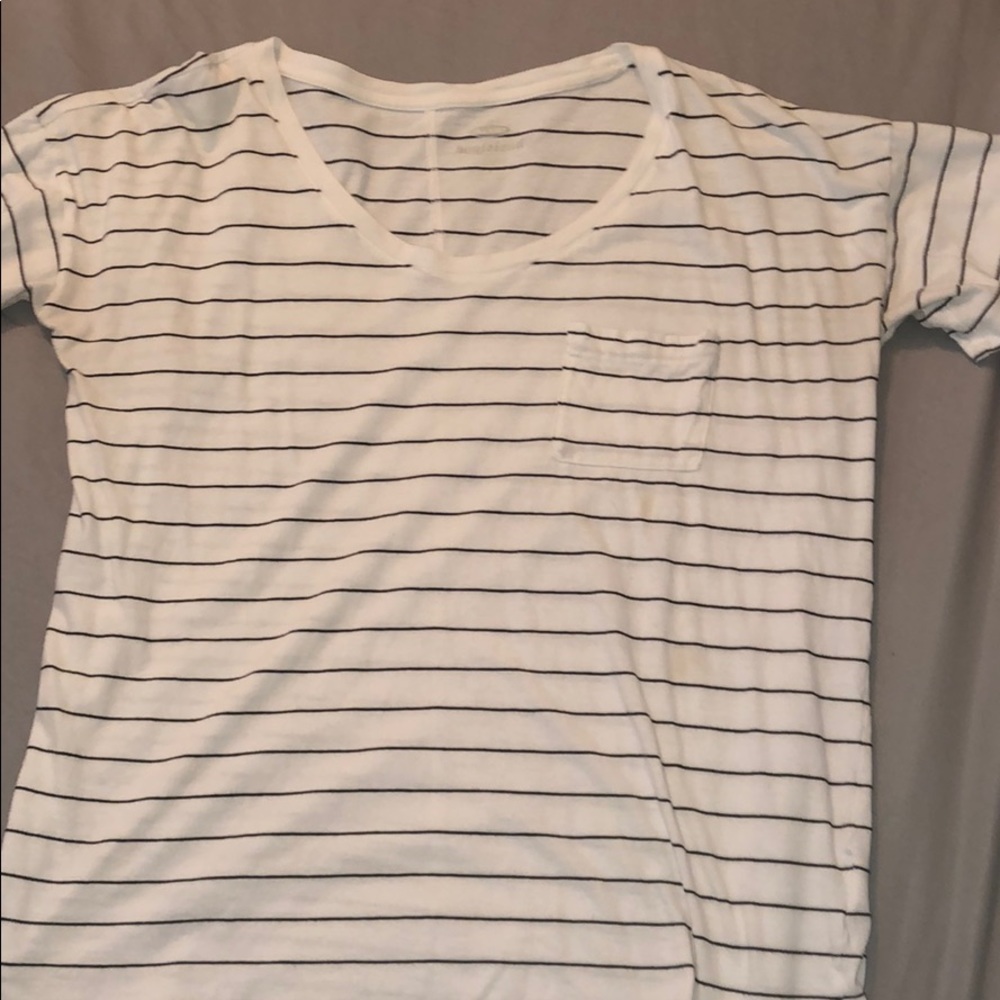 Old navy T-shirt